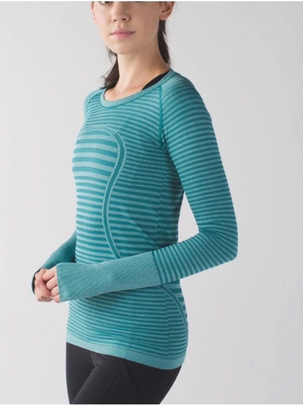 lululemon swiftly tech long sleeve in Heathered Forage Teal size 6 NWOT